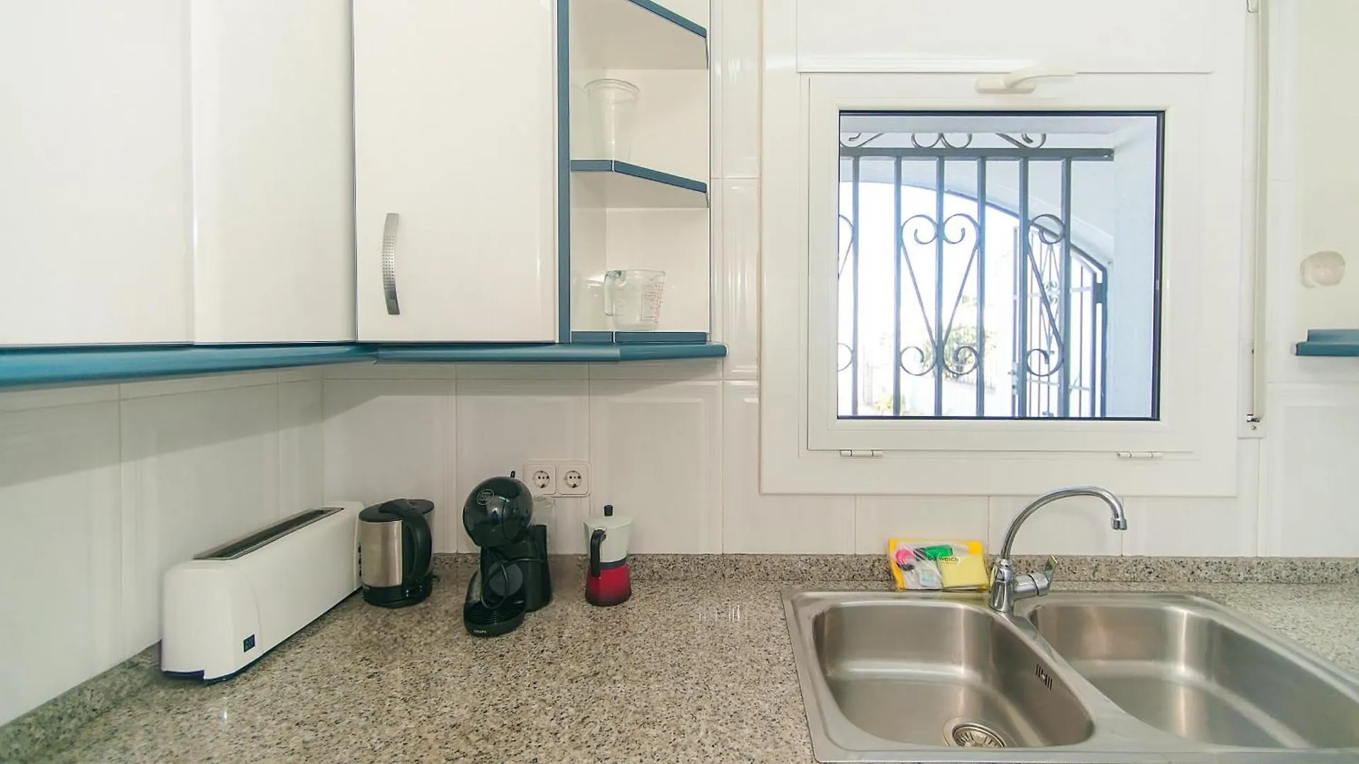 Сasa de vacaciones Villa Welcs Casa 242 Emp Con Terraza Y Acceso Al Muelle Ampuriabrava